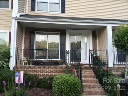 1119 Surry Lane