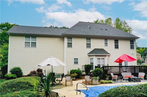 1818 Abbotsford Court