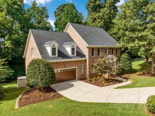 656 Amberley Crossing
