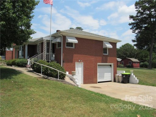 286 Lake Drive 38-41
