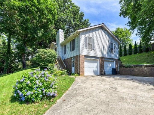 144 Cresthaven Drive