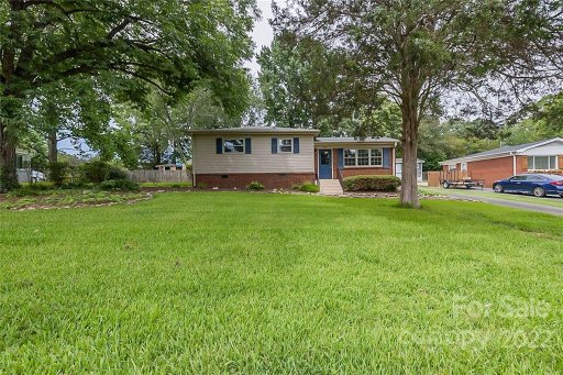 1002 Robinhood Lane