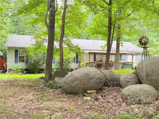 725 Breezewood Drive