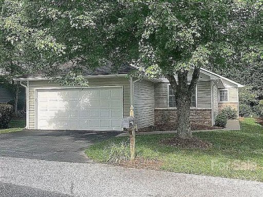 302 Creeks End Circle