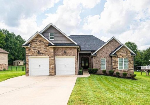 5885 Pinewinds Drive