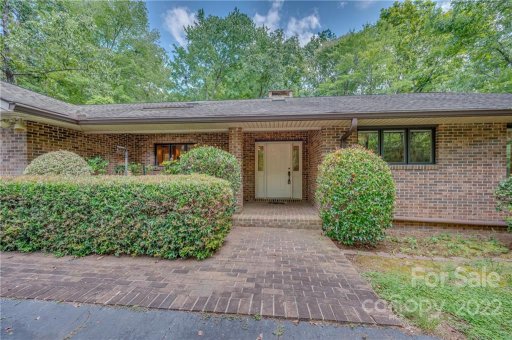 461 Mountain View Drive