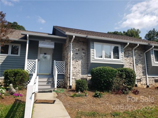 1802 Wellington Hills Circle