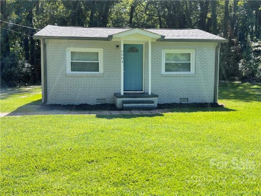 6004 Carver Boulevard