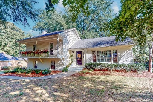 3719 Huckleberry Road