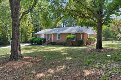 8110 Ottawa Lane