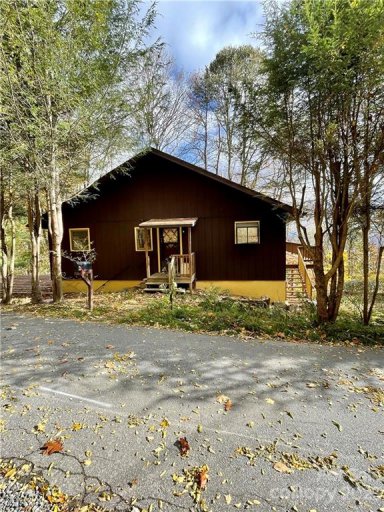 1043 Old Fiddle Road