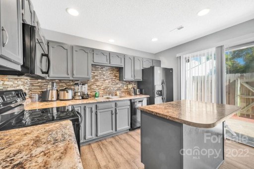 3849 Mosscroft Lane