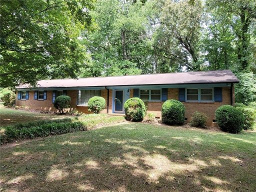 3700 Pinecrest Drive