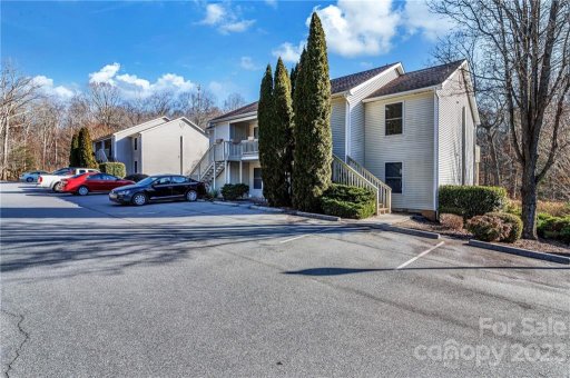 11 Krista Circle E