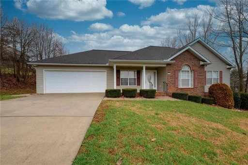 3806 Pineknoll Drive