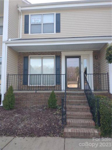 1105 Surry Lane