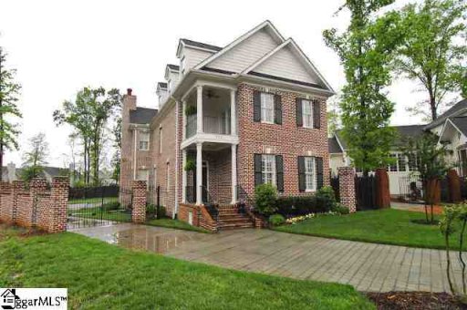712 Lady Hillingdon Court