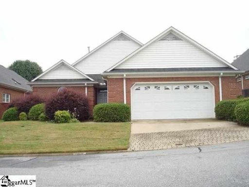102 Greenview Circle