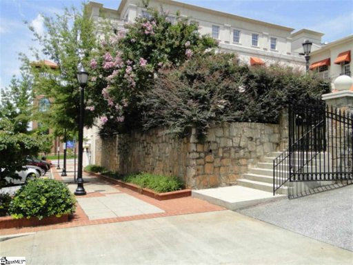 100 W Court Street 3N