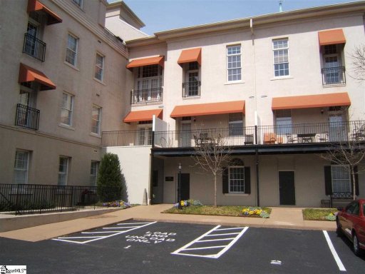 100 W Court Street #3D