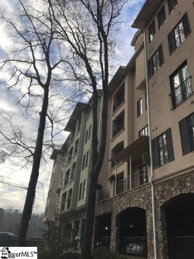 1209 E Washington Street Unit 204