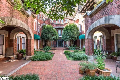400 E Washington Street Unit 13