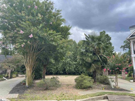 714 Lady Hillingdon Court