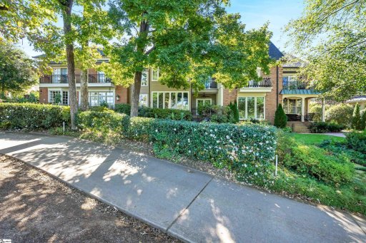 10 Hidden Hills Drive