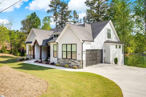 545 Rosedale Way