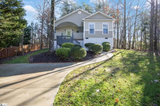 3 Montford Court