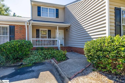 40 Wood Pointe Drive Unit 8