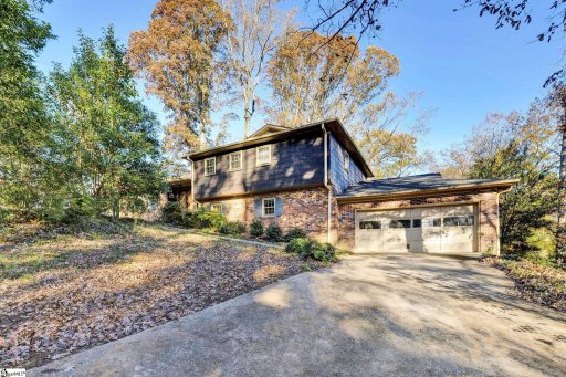 102 Rollingwood Drive