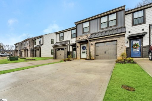 8 Connaught Court