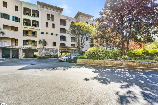 1209 E Washington Street Unit 201