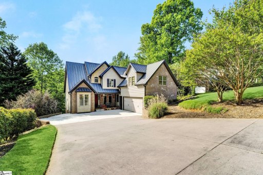 300 Golf View Lane