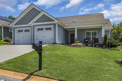 6 Trails Edge Court