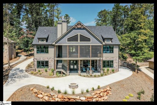 116 Rollingwood Drive