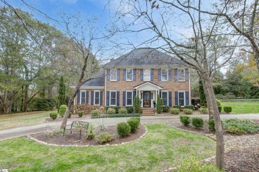 108 W Round Hill Road