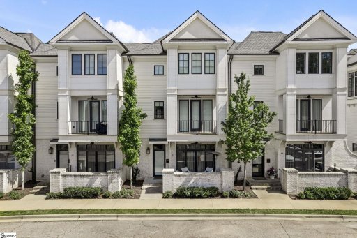 44 Claussen Avenue