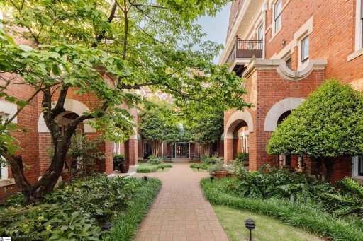 400 E Washington Street Unit 4