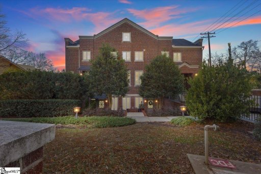 325 Hampton Avenue Unit #107