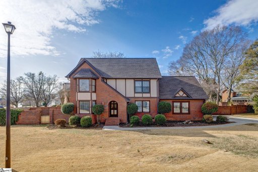 207 Chenoweth Drive