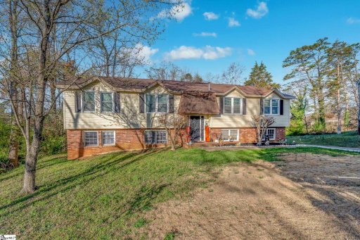 107 Hollibrook Court