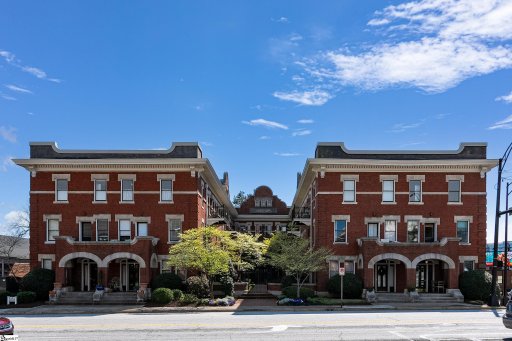 400 E Washington Street Unit 28