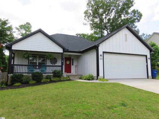 105 Houndsear Trail