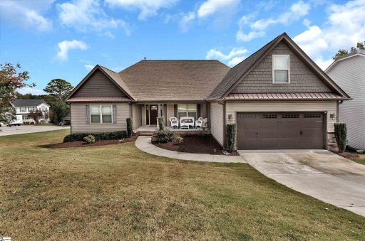102 Blue Heron Circle