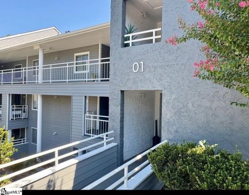 112 Northlake Drive