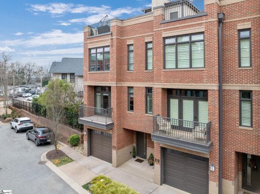 1027 Main Street Unit 303