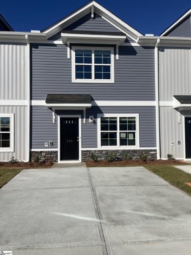 407 Speyside Lane