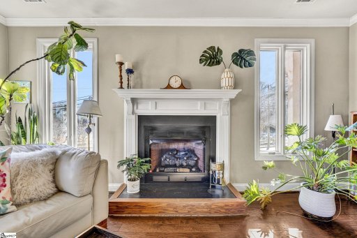 1209 E Washington Street Unit 106